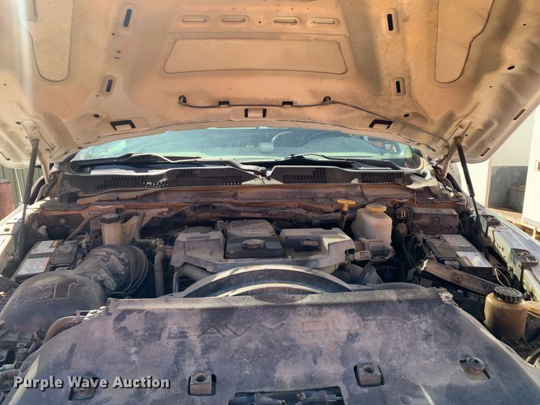 image for item LI9237 2013 Dodge Ram 5500HD  truck cab and chassis