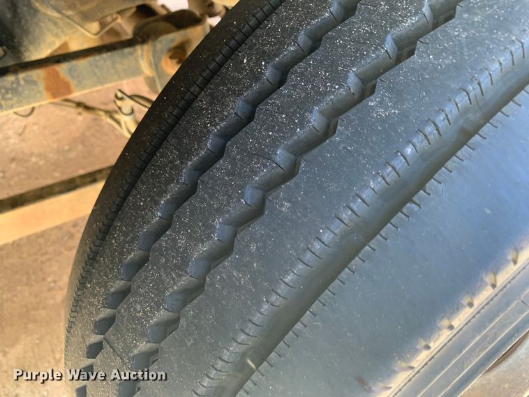 image for item LI9237 2013 Dodge Ram 5500HD  truck cab and chassis