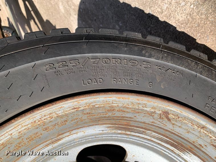 image for item LI9237 2013 Dodge Ram 5500HD  truck cab and chassis