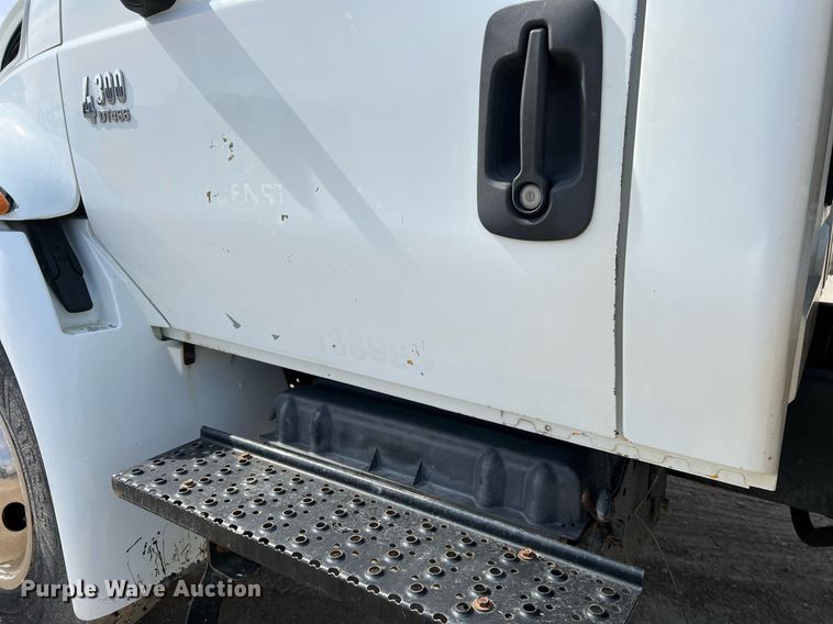 image for item LI9579 2007 International 4300  rollback truck