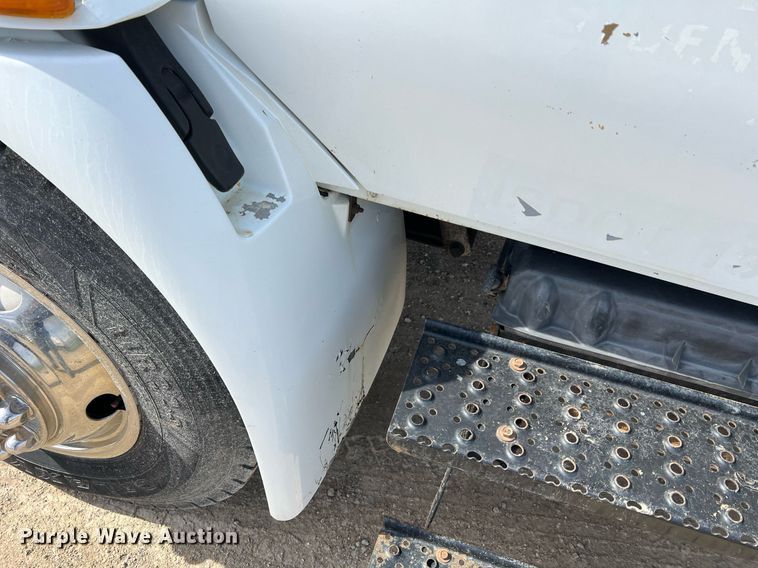 image for item LI9579 2007 International 4300  rollback truck