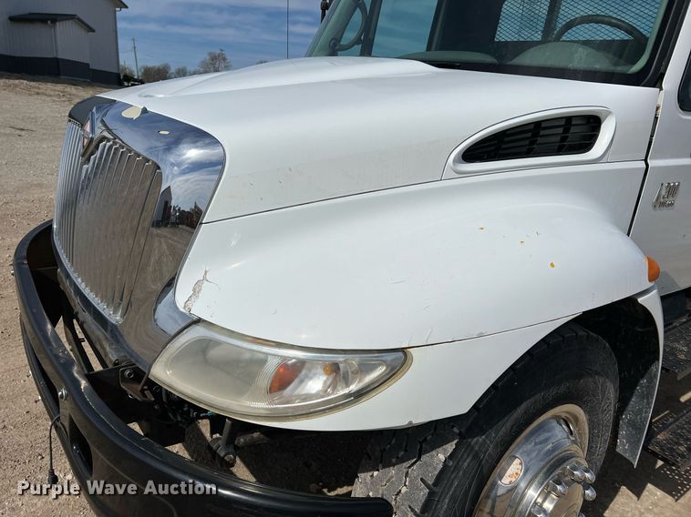 image for item LI9579 2007 International 4300  rollback truck