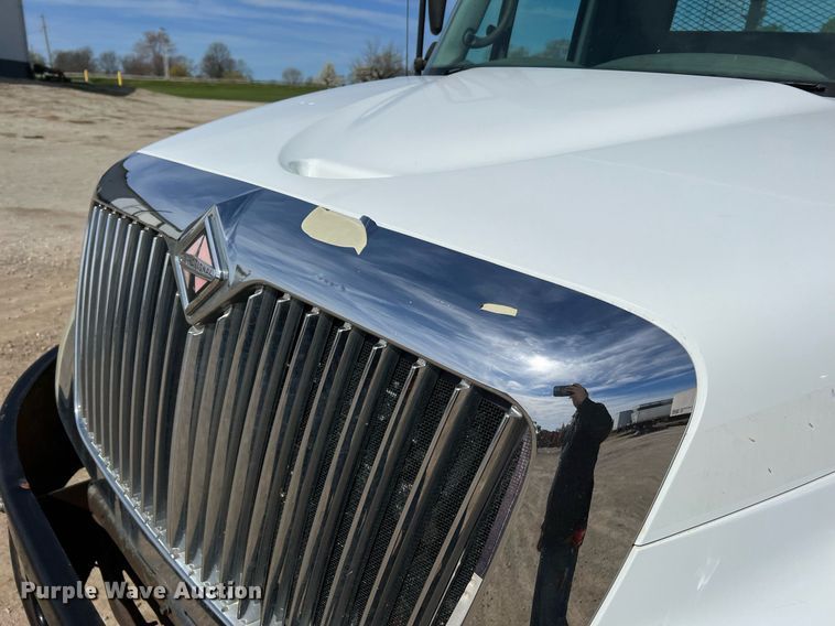 image for item LI9579 2007 International 4300  rollback truck