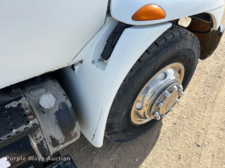 image for item LI9579 2007 International 4300  rollback truck