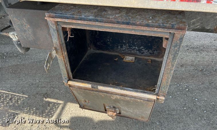 image for item LI9579 2007 International 4300  rollback truck