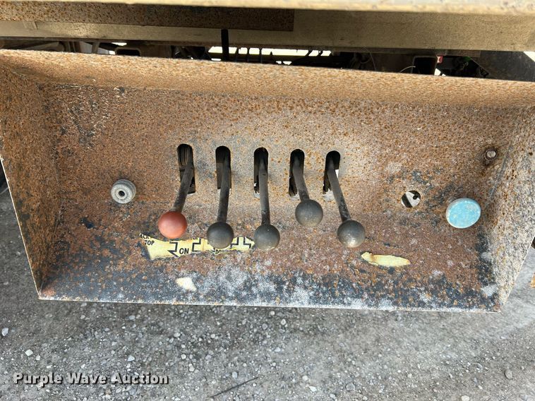 image for item LI9579 2007 International 4300  rollback truck