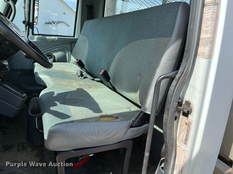 image for item LI9579 2007 International 4300  rollback truck