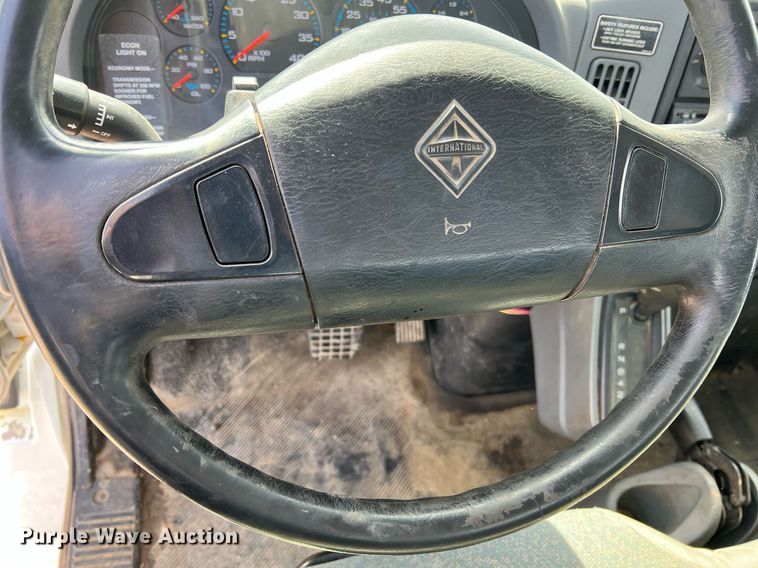 image for item LI9579 2007 International 4300  rollback truck