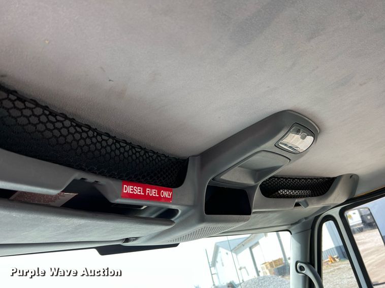 image for item LI9579 2007 International 4300  rollback truck