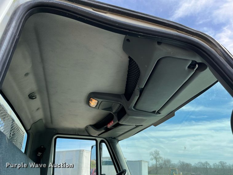 image for item LI9579 2007 International 4300  rollback truck