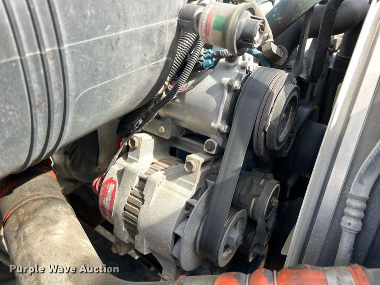 image for item LI9579 2007 International 4300  rollback truck