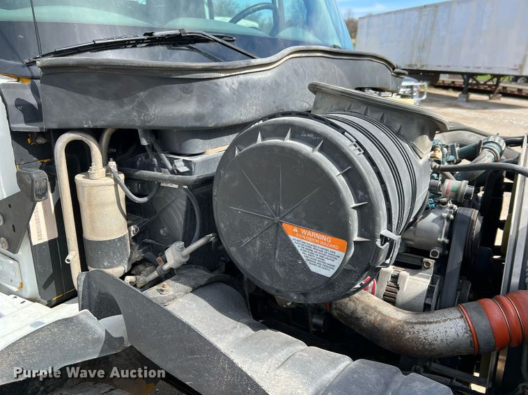 image for item LI9579 2007 International 4300  rollback truck