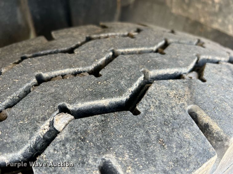 image for item LI9579 2007 International 4300  rollback truck