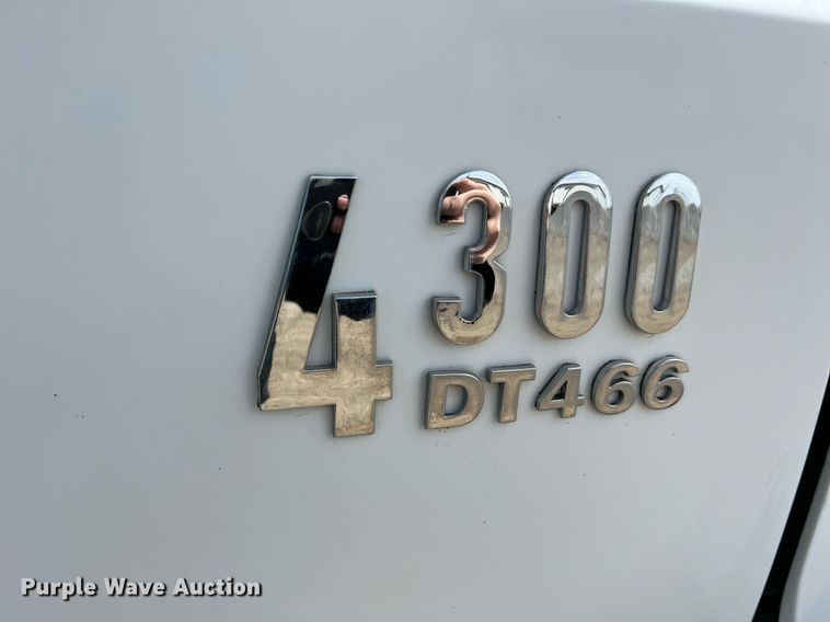 image for item LI9579 2007 International 4300  rollback truck