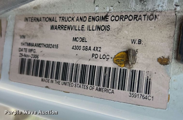 image for item LI9579 2007 International 4300  rollback truck