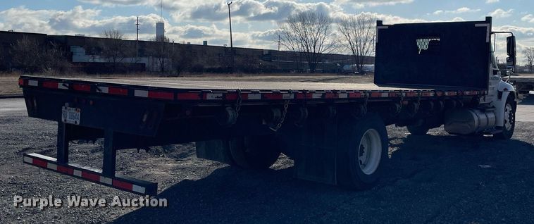 image for item LJ9542 2007 International 4300  flatbed truck