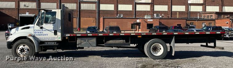 image for item LJ9542 2007 International 4300  flatbed truck