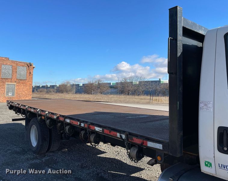 image for item LJ9542 2007 International 4300  flatbed truck