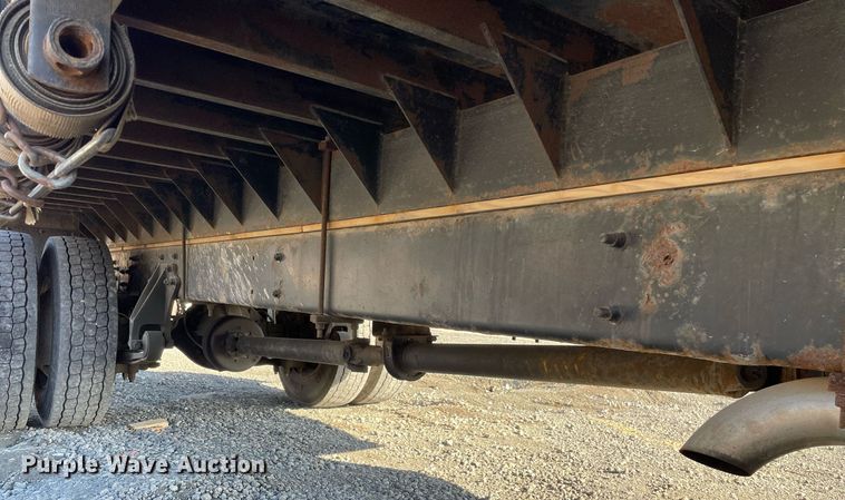 image for item LJ9542 2007 International 4300  flatbed truck