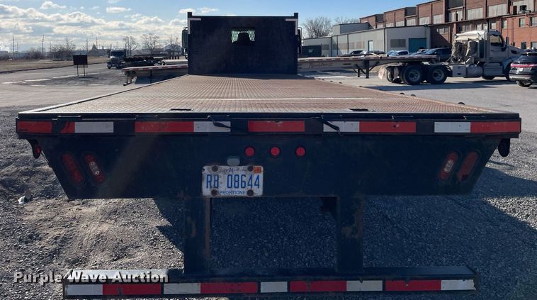 image for item LJ9542 2007 International 4300  flatbed truck