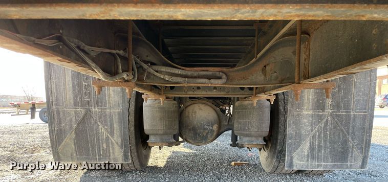 image for item LJ9542 2007 International 4300  flatbed truck