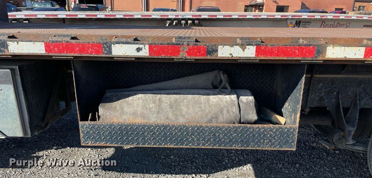 image for item LJ9542 2007 International 4300  flatbed truck