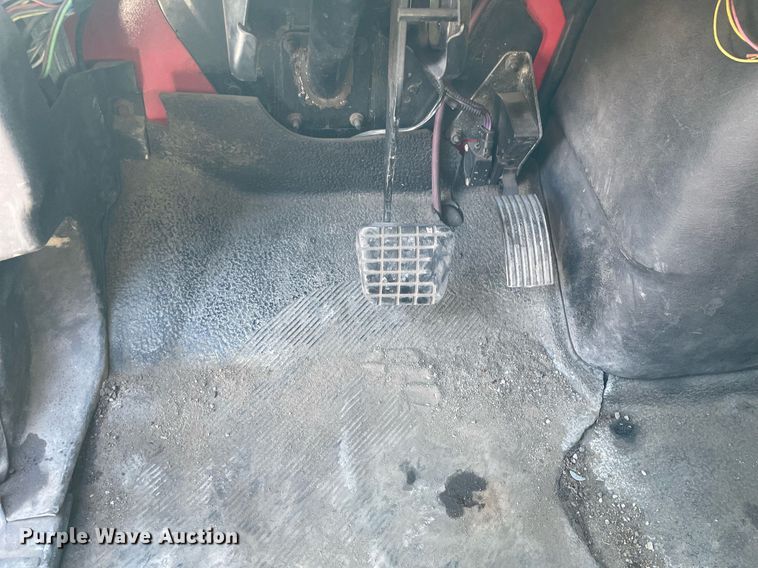 image for item LJ9542 2007 International 4300  flatbed truck