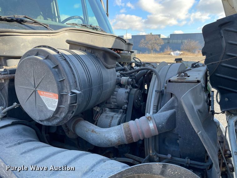 image for item LJ9542 2007 International 4300  flatbed truck