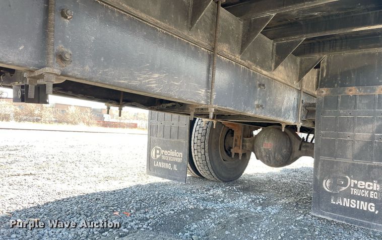 image for item LJ9543 2004 Ford F650 Super Duty XL  flatbed truck