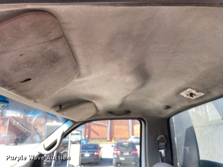 image for item LJ9543 2004 Ford F650 Super Duty XL  flatbed truck