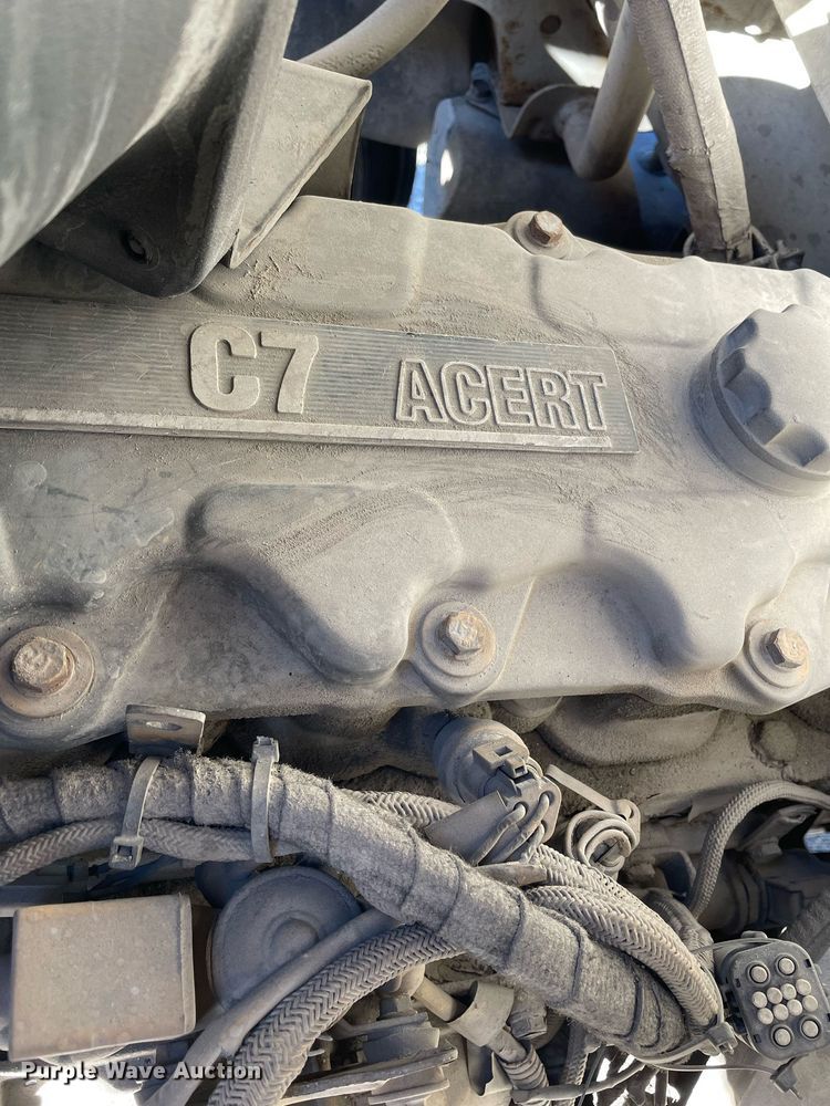 image for item LJ9543 2004 Ford F650 Super Duty XL  flatbed truck