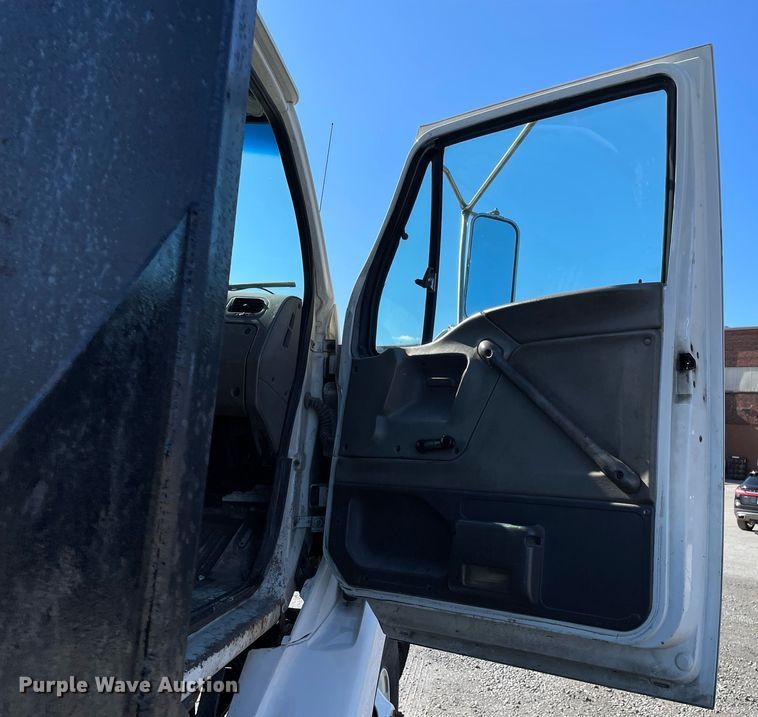 image for item LJ9545 2000 Sterling L7500  flatbed truck