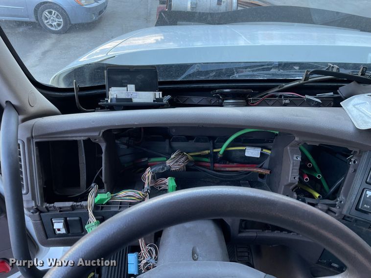 image for item LJ9547 2017 Volvo VNL  semi truck