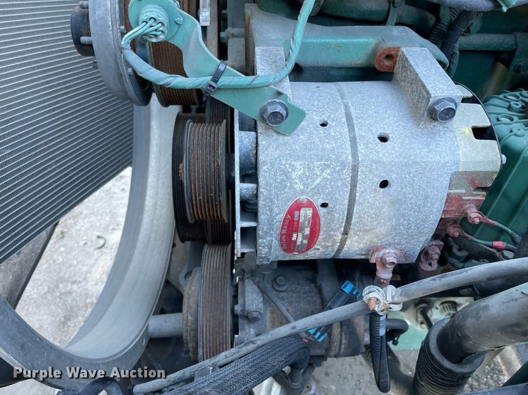 image for item LJ9547 2017 Volvo VNL  semi truck