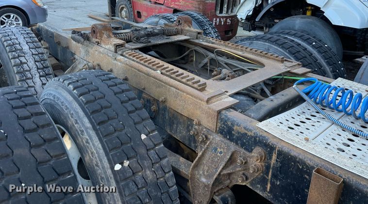 image for item LJ9548 1997 Ford LTA9000  semi truck