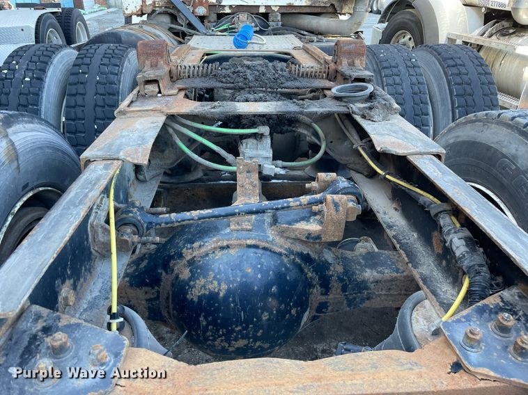 image for item LJ9548 1997 Ford LTA9000  semi truck