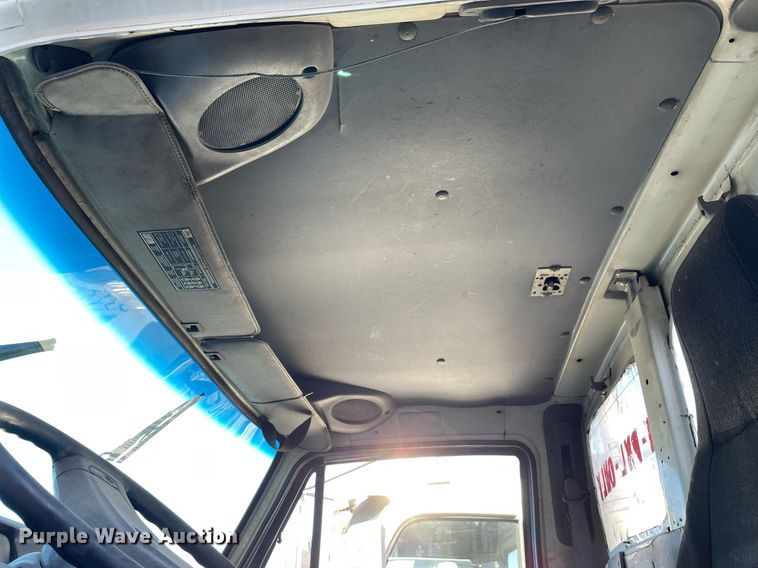 image for item LJ9548 1997 Ford LTA9000  semi truck