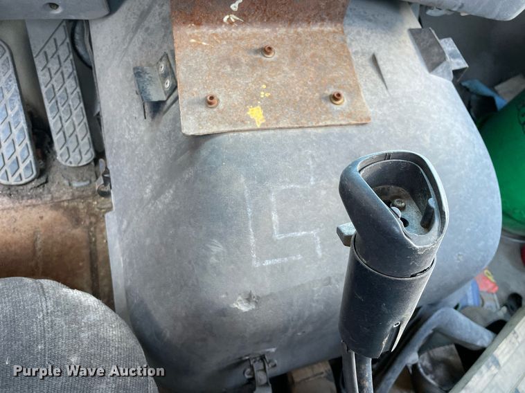 image for item LJ9548 1997 Ford LTA9000  semi truck