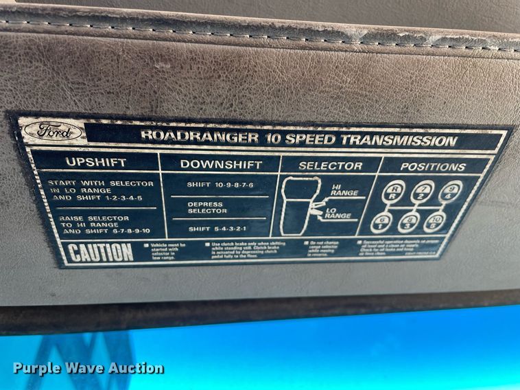 image for item LJ9548 1997 Ford LTA9000  semi truck