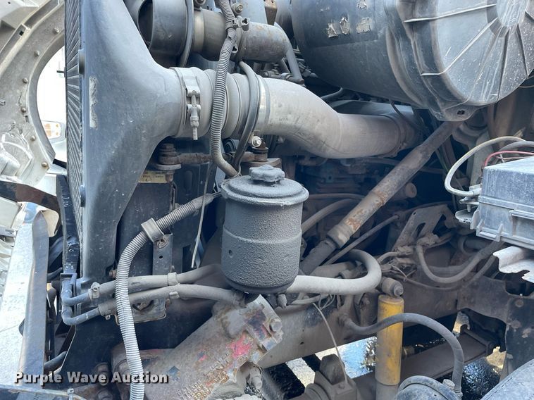 image for item LJ9548 1997 Ford LTA9000  semi truck