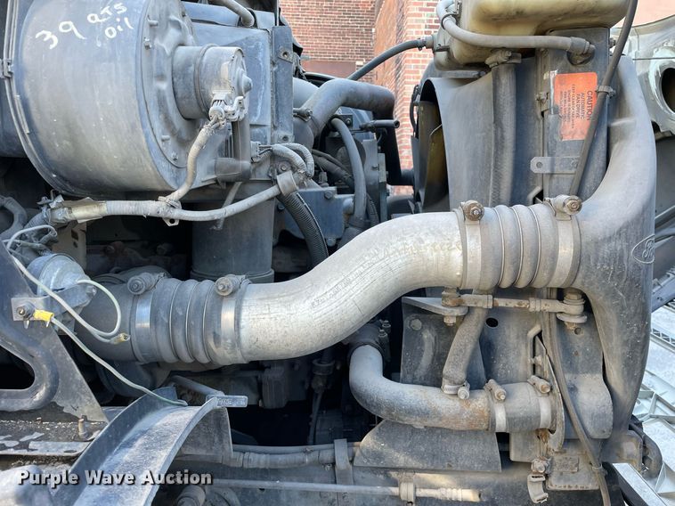 image for item LJ9548 1997 Ford LTA9000  semi truck