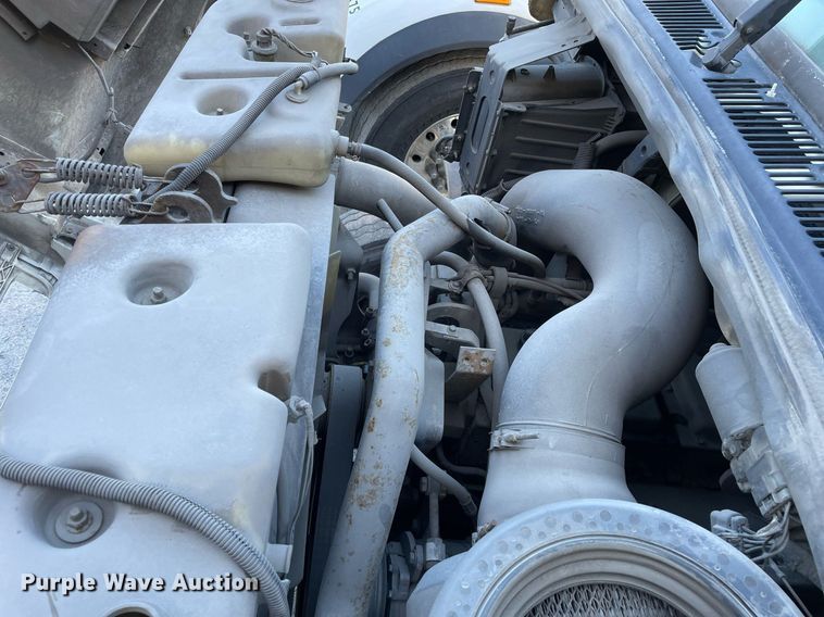 image for item LJ9548 1997 Ford LTA9000  semi truck