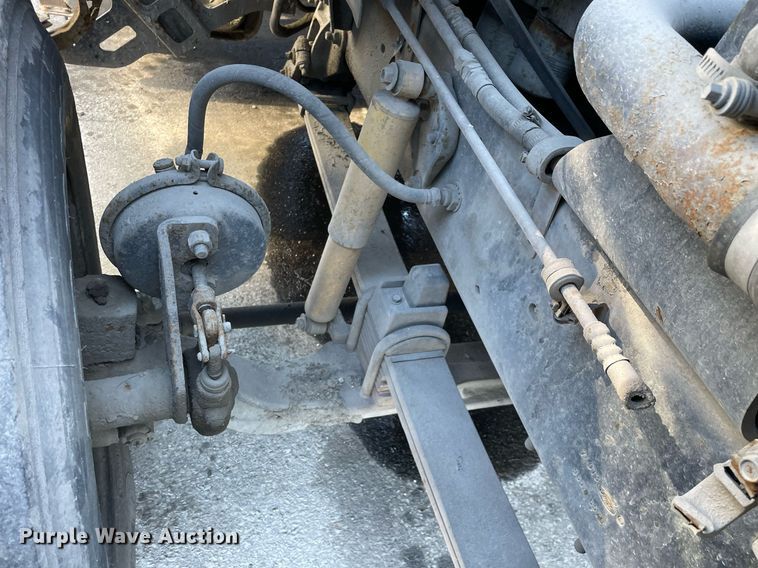 image for item LJ9548 1997 Ford LTA9000  semi truck