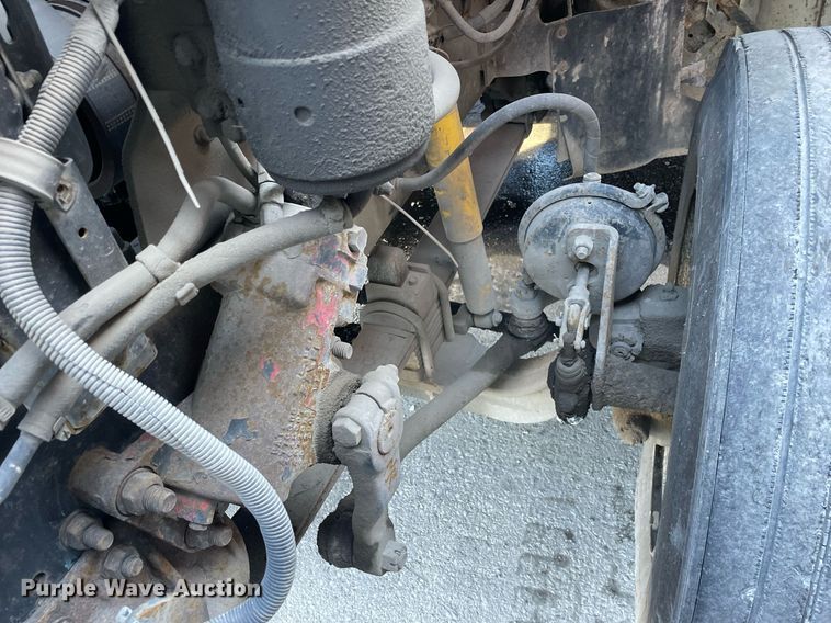 image for item LJ9548 1997 Ford LTA9000  semi truck