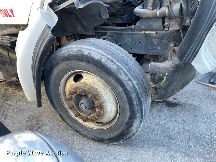 image for item LJ9548 1997 Ford LTA9000  semi truck