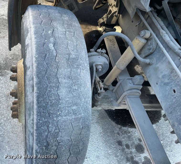 image for item LJ9548 1997 Ford LTA9000  semi truck