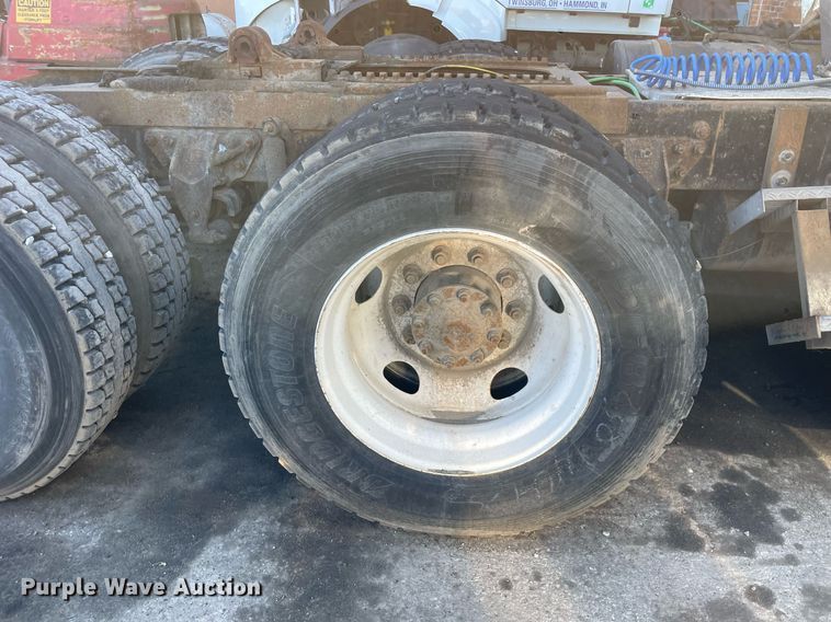 image for item LJ9548 1997 Ford LTA9000  semi truck