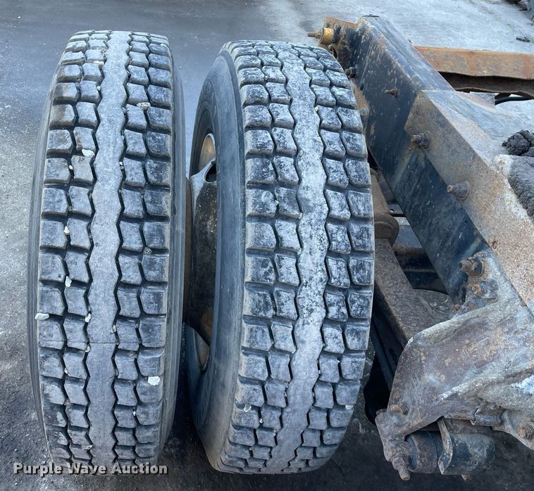 image for item LJ9548 1997 Ford LTA9000  semi truck