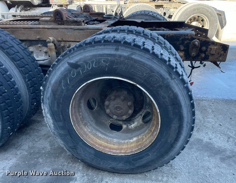 image for item LJ9548 1997 Ford LTA9000  semi truck