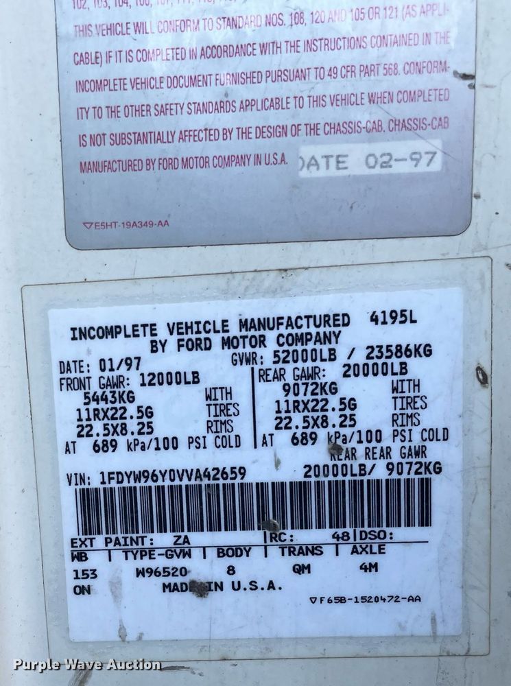 image for item LJ9548 1997 Ford LTA9000  semi truck